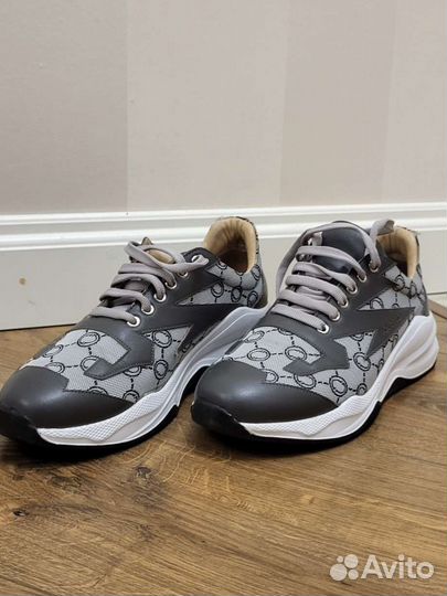 Кроссовки Poletto