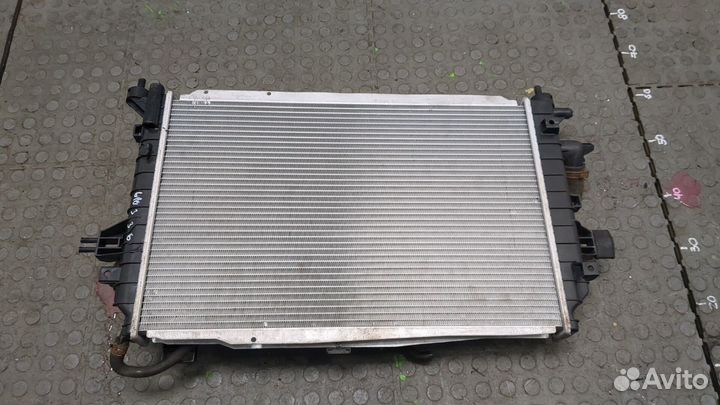 Радиатор охлаждения двигателя Opel Zafira A