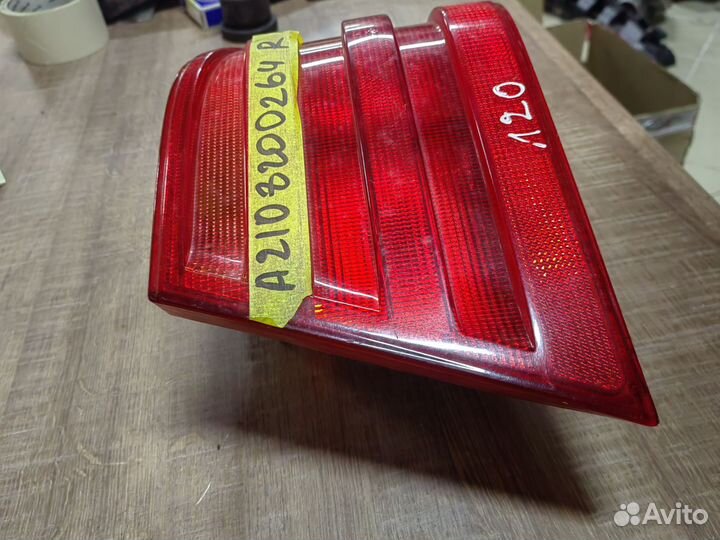 Фонарь задний правый Mercedes Benz E класс
