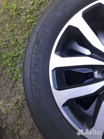 Bridgestone Dueler H/T 215/60 R17 96H