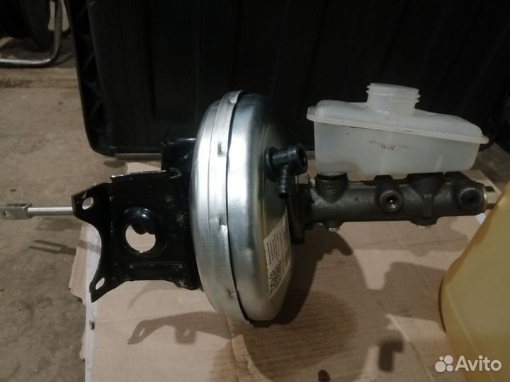 Главный тормозной и вакуумником на ваз 2114