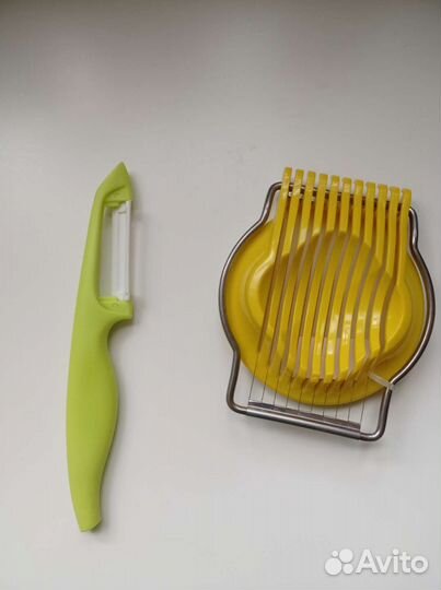 Пельменница, контейнер для яиц, овощерезки, ножи