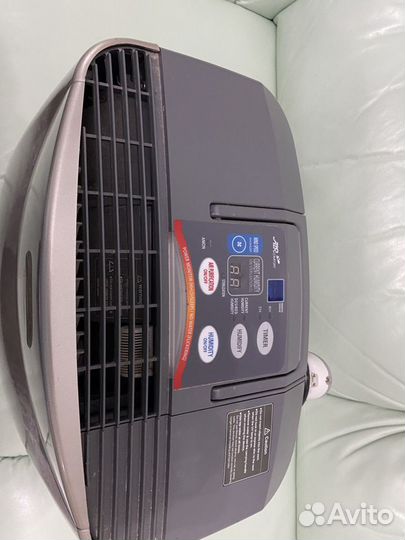 Очиститель и увлажнитель воздуха