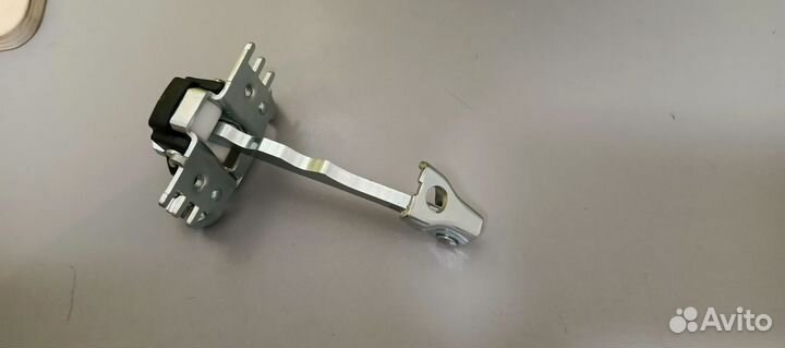 Ограничитель двери renault fluence