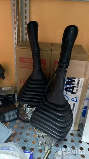 Джойстики komatsu PC200-7 / PC210-7 / PC220-7