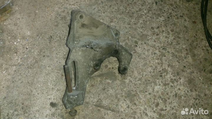 Кронштейн крепление насоса гур subaru ej25d