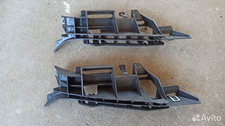 Крепление переднего бампера правое Пежо 307 дорест