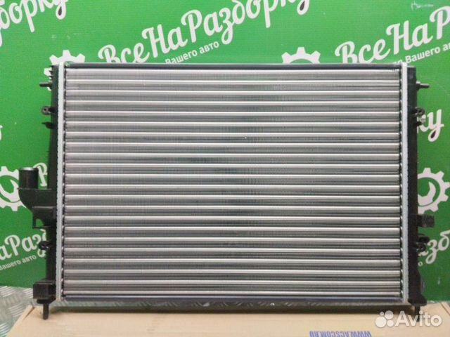 Радиатор охлаждения Renault Logan Largus