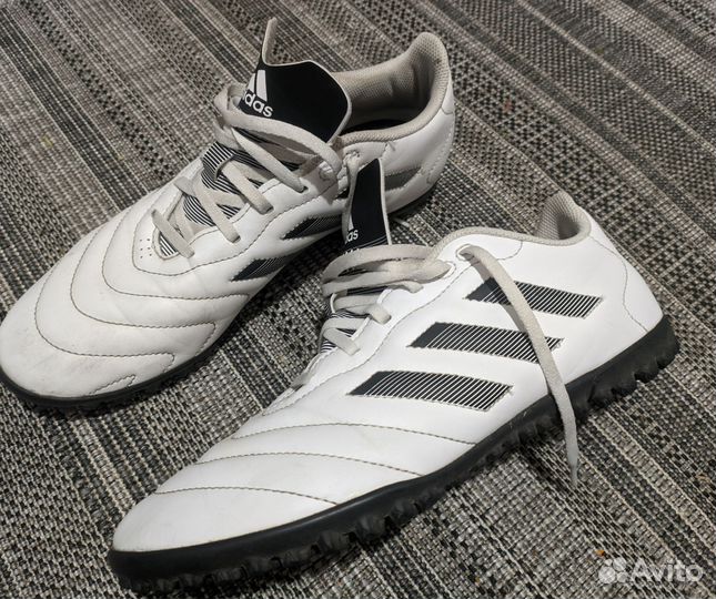 Бутсы сороконожки adidas