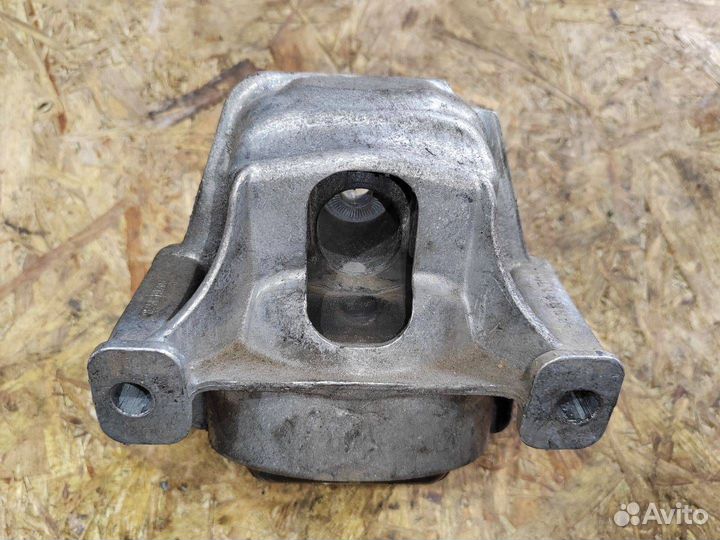 Подушка крепления двигателя Audi Q5 8R 2010