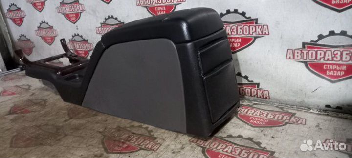 Бардачок между сиденьями Subaru Legacy BH5