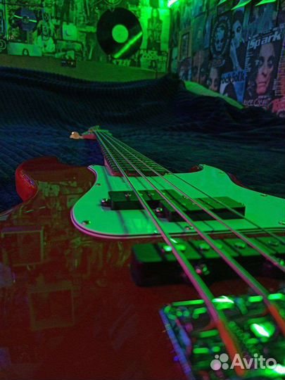 Бас гитара Homage