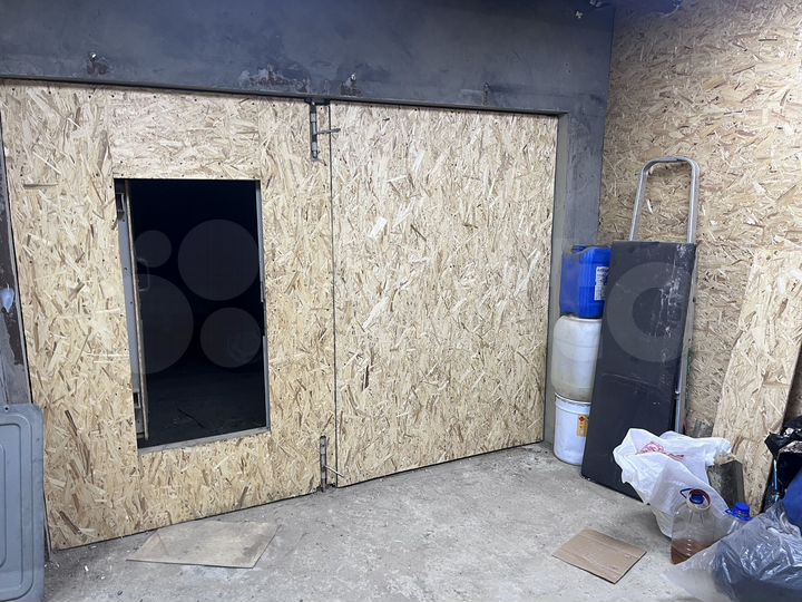 Гараж, > 30 м²