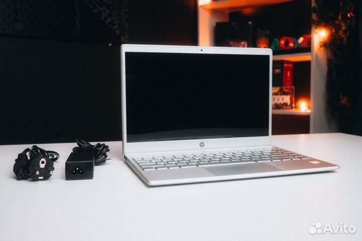 Ноутбук HP Pavilion 13 - i7, 8Gb, 256Gb