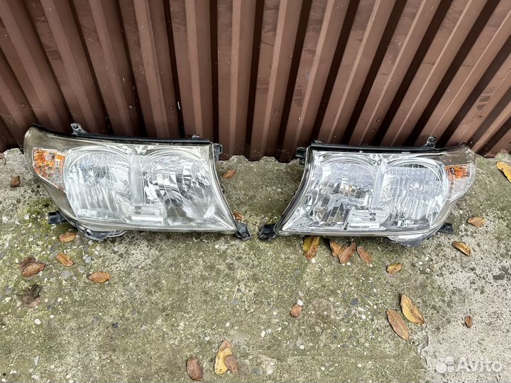 Фара на toyota land cruiser 200