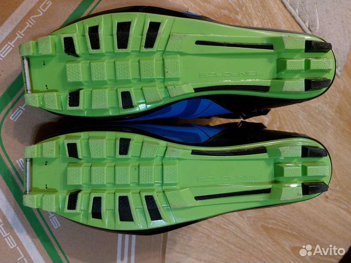 Лыжные ботинки