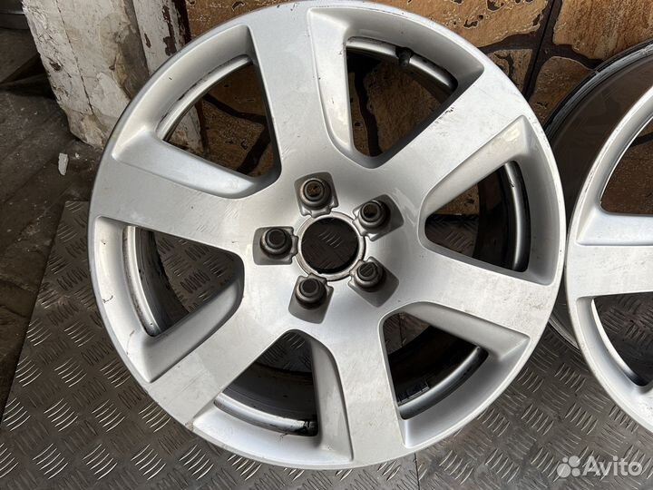 Диск литой R17 Audi 4G0601025BK