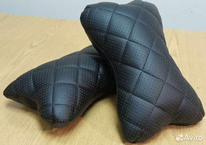 Автомобильная подушка на подголовник