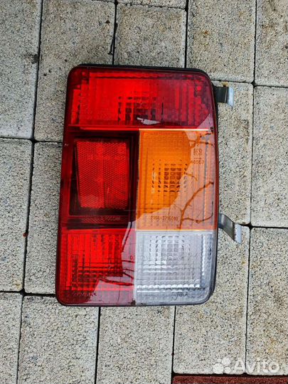 Задние фары ваз 2104 левая и правая(цена за две)