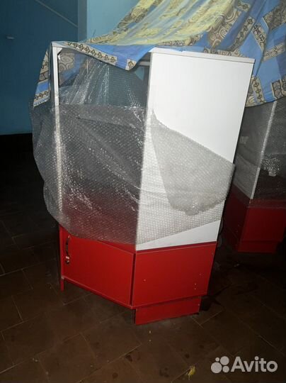 Угловой шкаф