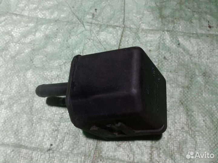 Бачок гидроусилителя Volvo 940