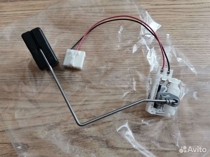 Датчик уровня топлива Toyota Land cruiser prado