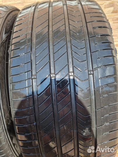 Kumho Majesty 9 Solus TA91 245/40 R19 98W