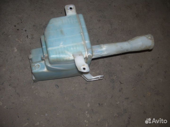 Митсубиси ланцер 9 бачок омывающей жидкости