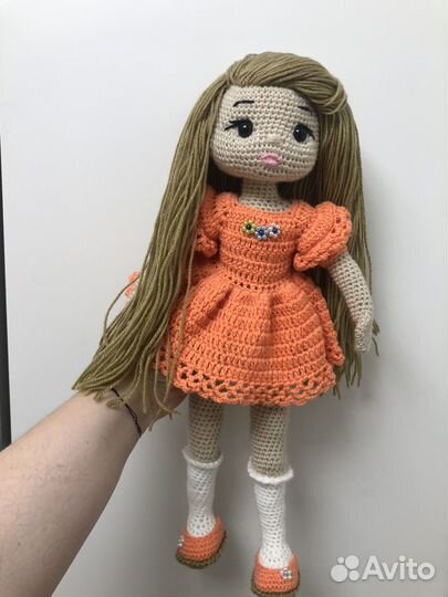 Вязанная кукла ручной работы
