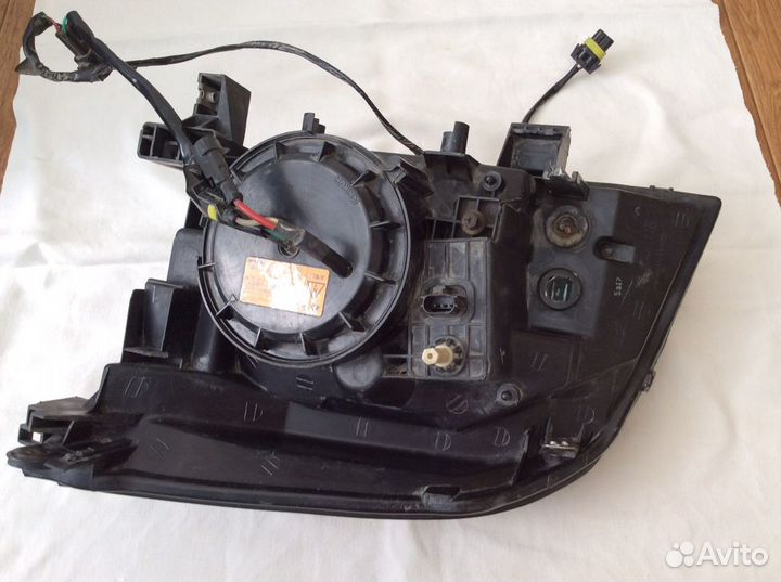 Фары ксенон Nissan X-Trail NT30