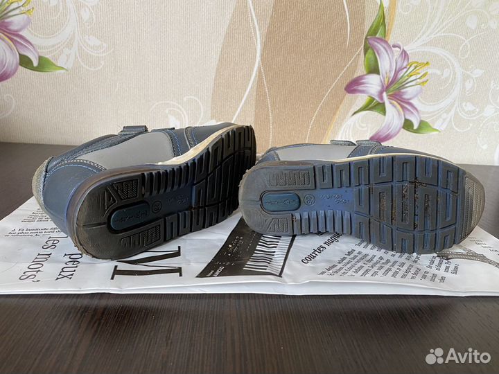 Кроссовки 26