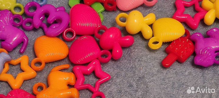 Бусины-пуговки-висюльки. Пластик