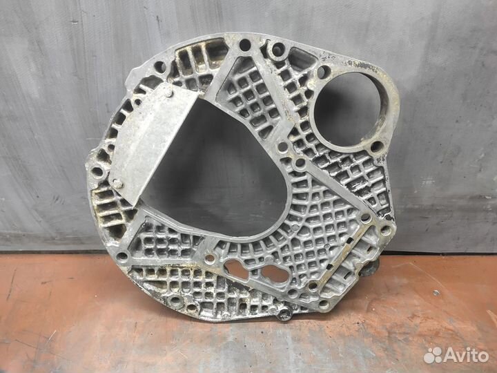 Крышка двигателя задняя Mercedes M110