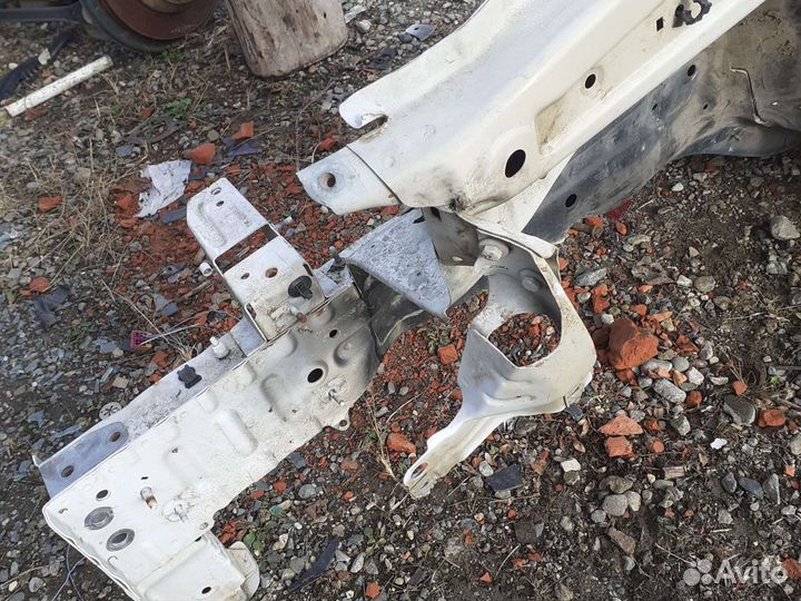 Ланжерон передний левый Chevrolet Aveo T300