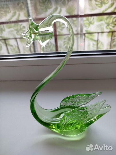 Фигурка Лебедь цветное стекло винтаж СССР