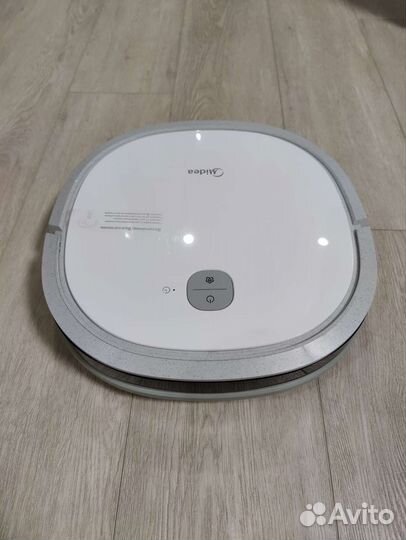 Робот пылесос новый Midea VCR18W