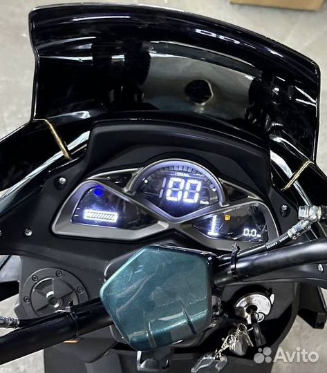 Скутер Sky way