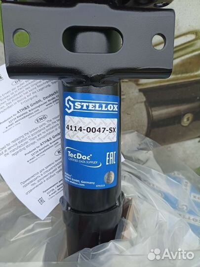 Volkswagen polo 2011 амортизатор левый правый