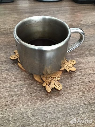 Подставка из дерева можевельник для горячего