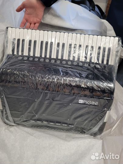Супер мощный аккордеон Pigini,новый