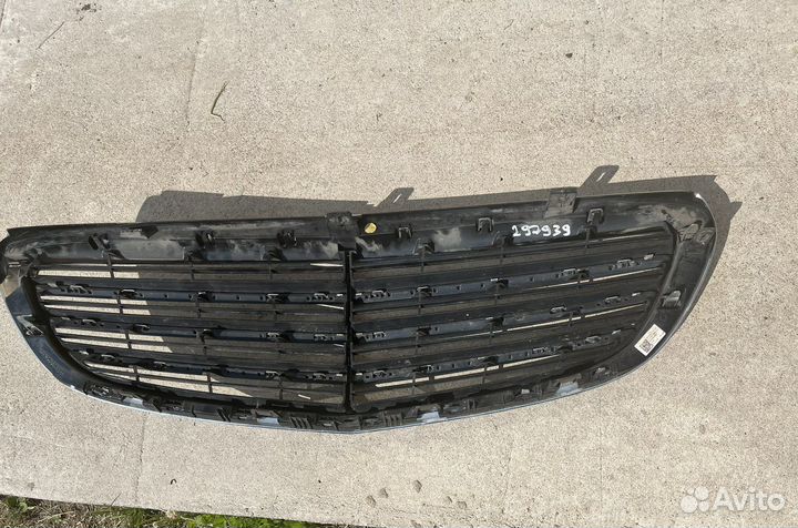 Решетка радиатора Mercedes W205