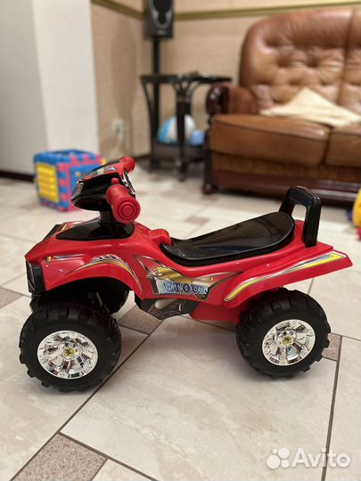 Квадроцикл каталка