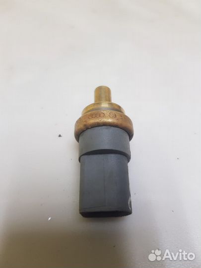 Датчик температуры 2-контактный VW Passat B6