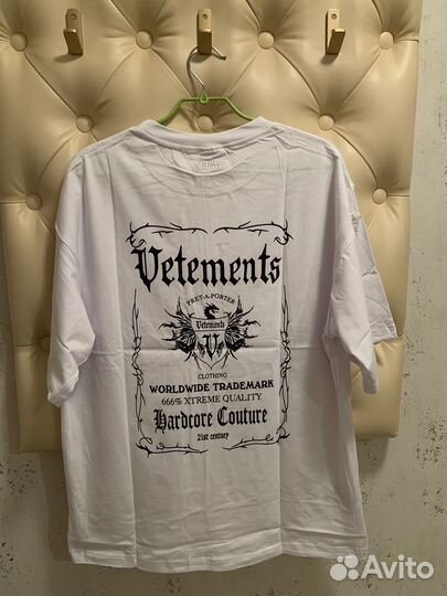 В наличии футболка Vetements jadore hardcore