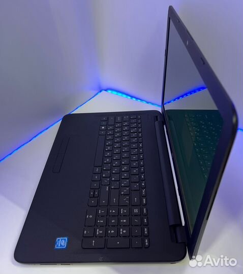 Ноутбук HP 15-ac679ur