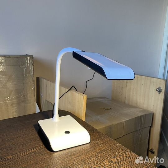 Лампа настольная