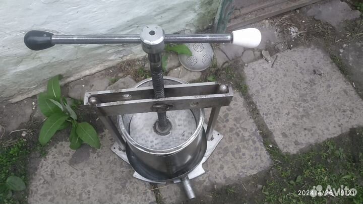 Соковыжималка для винограда (ручной пресс)