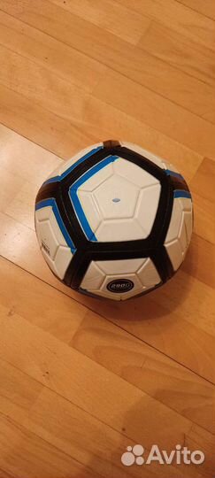 Футбольный мяч Nike strike lightweight