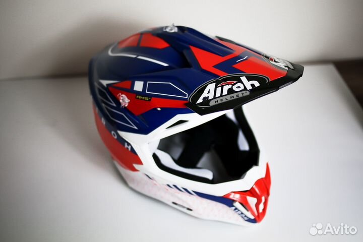 Мотошлем Airoh strycker blazer red gloss