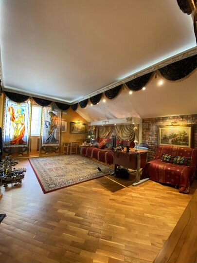 Коттедж 531 м² на участке 8,1 сот.